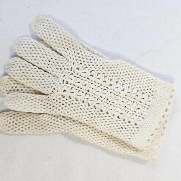 VINTAGE IVORY CROCHETED GIRLS KIDS GLOVES. Small- Stretch. Formal Christening - Picture 5 of 5